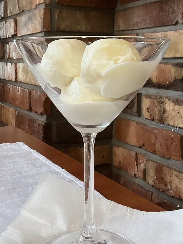 Sorbetto al limone in coppa